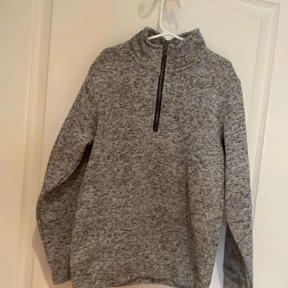 Crown and ivy pullover M